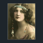 彼女の髪の真珠 ポストカード<br><div class="desc">長い髪のかわいらし若い女性のヴィンテージ写真。彼女は長いビーズぶら下がったの糸を彼女の肩と真珠の彼女の髪と彼女の額の上に</div>