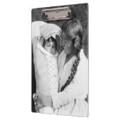 彼女のPapooseを持つネイティブアメリカンの母 クリップボード (左)