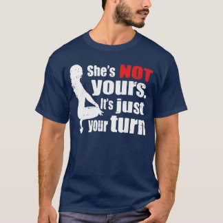 彼女はあなたのものじゃない あなたの家族のレトロな Tシャツ