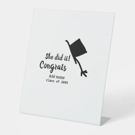 彼女はそれをやったおめでとう卒業を追加の学生名ye 台座サイン
