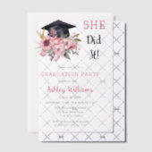 彼女はそれを行ったグラッドキャップとピンクのフローラ彼女はグラードパーティー ベラム紙招待状 (オフセット (招待状))