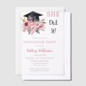 彼女はそれを行ったグラッドキャップとピンクのフローラ彼女はグラードパーティー ベラム紙招待状 (オフセット)