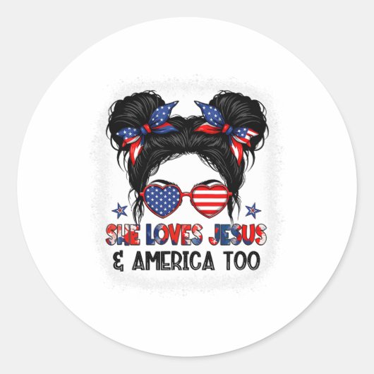 彼女はイエスとアメリカもキリストを愛しているアメリカ国旗 ラウンドシール (正面)