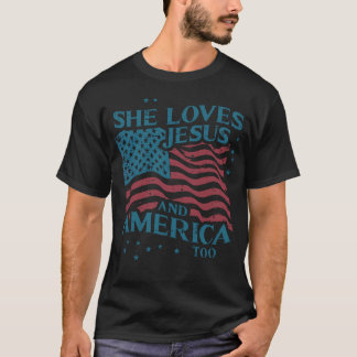 彼女はイエスを愛すアメリカも4th Julyクリスチャン Tシャツ