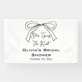 彼女はキュートな黒いリボンで結婚式の準備をしている 横断幕 (横)