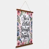 彼女はキリスト教の女性の壁の強度を身にまとっている 吊り下げ型タペストリー (傾斜あり)