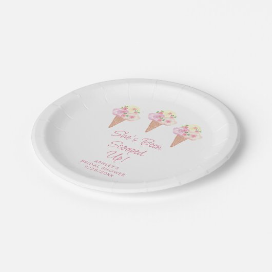 彼女はスクープされたブライダルシャワー ペーパープレート (アングル)