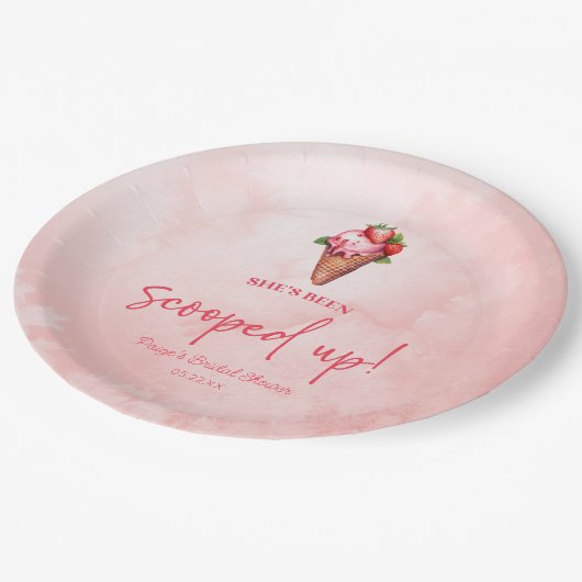 彼女はスクープされた!アイスクリームブライダルシャワー ペーパープレート (アングル)