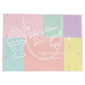 彼女はスクープされた!アイスクリームブライダルシャワー ラージペーパーバッグ (裏面)