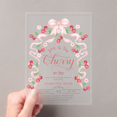 彼女はトップピンクの弓のさくらんぼベビーシャワー アクリル招待状 (インサイチュ (ポータブル))