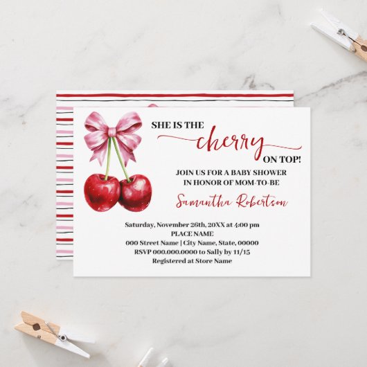 彼女はトップピンクコケットベビーシャワーのさくらんぼである 招待状 (正面/裏面インサイチュ)
