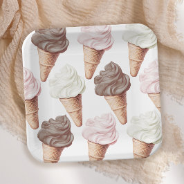 彼女はナポリブライダルシャワーをスクープされた ペーパープレート