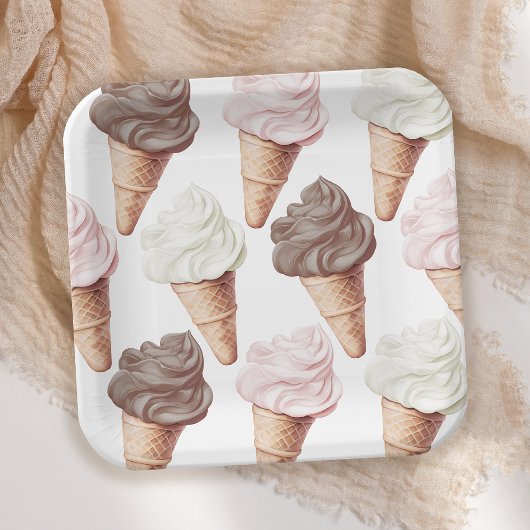 彼女はナポリブライダルシャワーをスクープされた ペーパープレート