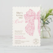 彼女はノットピンクのレースの弓ブライダルシャワーを結んでいる 招待状 (スタンド正面)