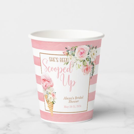 彼女はパーティーカップをストライプ掬われている 紙コップ (正面)