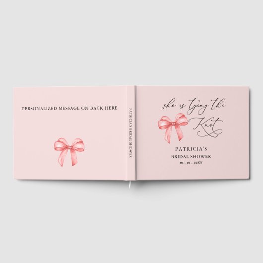 彼女はピンクの蝶結びのウェディングシャワーを計画中 ゲストブック (全面)