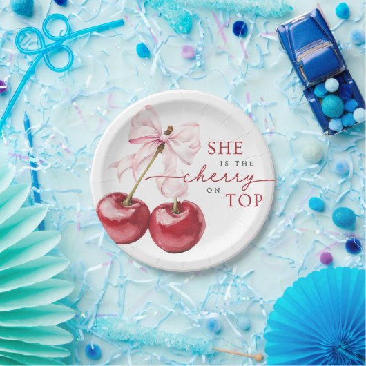 彼女はピンクの蝶結びのペーパープレートで最高のアクセント ペーパープレート (パーティー)