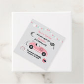 彼女はファーストワンフェスティバルピンクレースカー誕生日 フェイバータグ (インサイチュ)