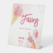 彼女はブライダルシャワーの好意を引き付けられた 台座サイン (正面)