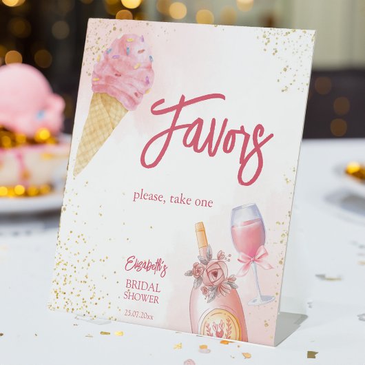 彼女はブライダルシャワーの好意を引き付けられた 台座サイン