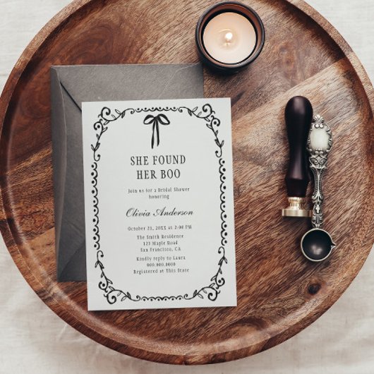 彼女はブーのハロウィーンブライダルシャワーを見つけた 招待状