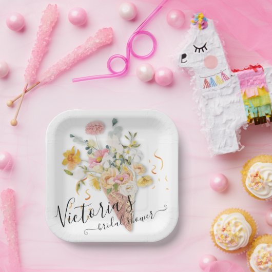 彼女はブーケブライダルシャワーをスクープされた ペーパープレート (パーティー)