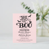 彼女はブーブライダルシャワー予算招待状を見つけた (スタンド正面)