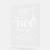 彼女はブーブライダルシャワー歓迎サインを見つけた アクリルサイン (傾斜)