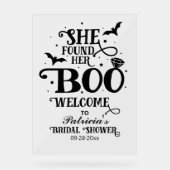 彼女はブーブライダルシャワー歓迎サインを見つけた アクリルサイン (正面)