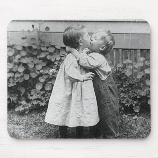 彼女はペニーを、彼得ますキスを得ます マウスパッド (正面)