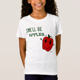 彼女はリンゴの女の子のベビー人形のTシャツになる Tシャツ