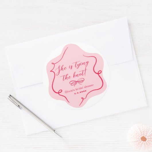 彼女はレトロな波型のピンクと赤の結婚式を挙げる ラウンドシール (封筒)