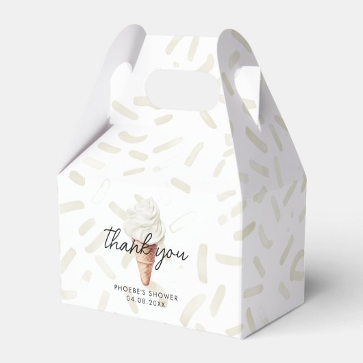 彼女はヴァニラのウェディングシャワーのために連れて行かれた ゲーブル フェイバーボックス (正面サイド)