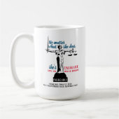 彼女は何をしても好ましくない政治だ コーヒーマグカップ (左)