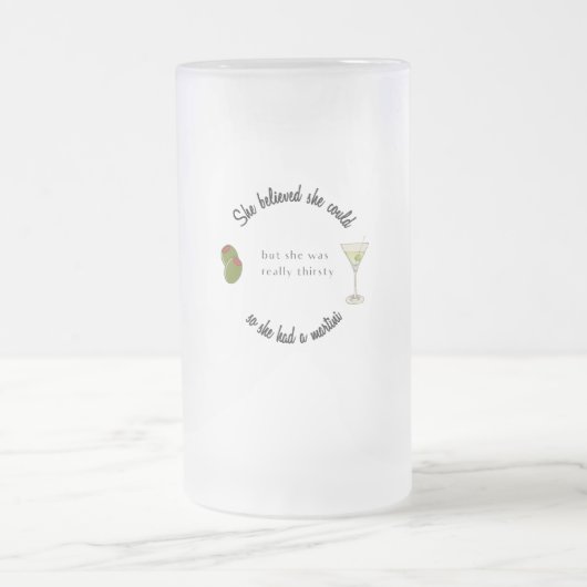 彼女は信じマティニを持っていたように出来た フロストグラスビールジョッキ (中央)