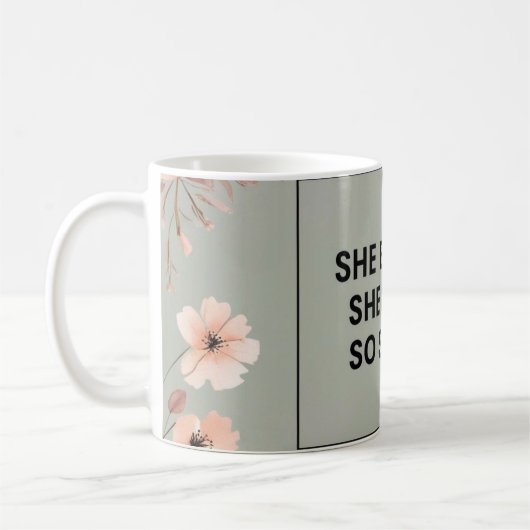 彼女は信じミニマリズムのコーヒーマグの野花 コーヒーマグカップ (左)