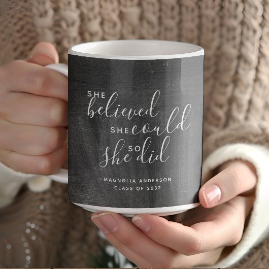 彼女は信じ卒業を黒板で賄えた コーヒーマグカップ