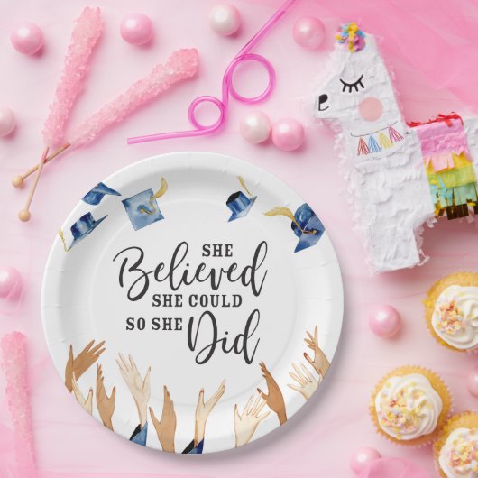 彼女は信じ卒業帽を被ることができた ペーパープレート (パーティー)
