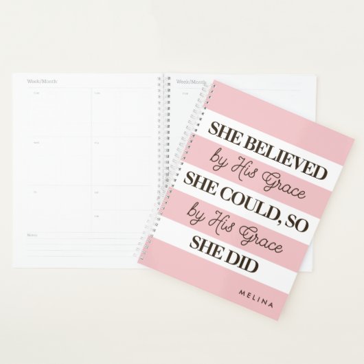 彼女は信じ彼の恵みによって成し遂げパーソナライズされたた プランナー手帳 (ディスプレー)