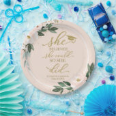 彼女は信じ彼女がパーティーを卒業した ペーパープレート (パーティー)