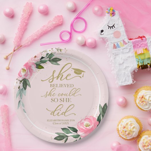 彼女は信じ彼女がパーティーを卒業した ペーパープレート (パーティー)