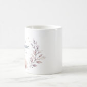 彼女は内なる平和に包まれています コーヒーマグカップ (中央)