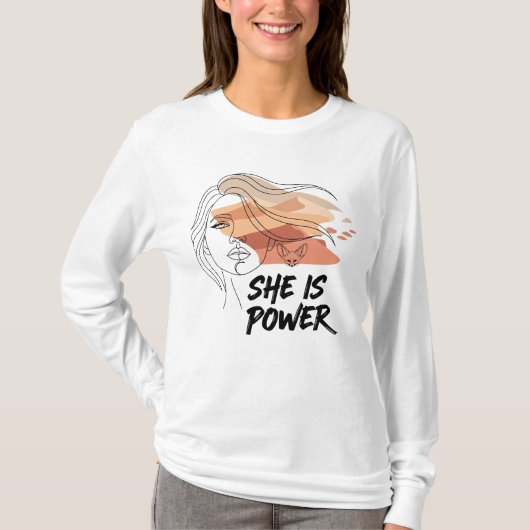 彼女は力なり – 砂漠のオーラ 女性らしいフォックスアート Tシャツ (正面)