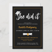 彼女は卒業式キャップブラック卒業パーティーの写真を撮った 招待状 (正面)