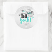 彼女は'地獄うん'女性のカーボーイハットティール(緑がかった色)ID927 ラウンドシール (バッグ)