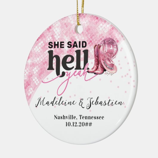 彼女は地獄イェーピンクウェスタンのブースハット結婚ズと言った セラミックオーナメント (左)