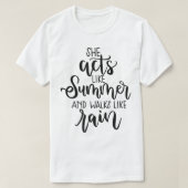 彼女は夏のように行動し、雨のように歩く – Jのドロップ Tシャツ (デザイン正面)