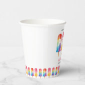 彼女は夏の赤ちゃんポップ・アートのシャワーをポプシクルする準備ができている 紙コップ (右)