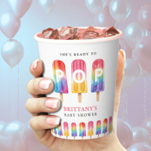 彼女は夏の赤ちゃんポップ・アートのシャワーをポプシクルする準備ができている