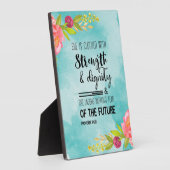 彼女は威厳と力を身にまとっている フォトプラーク (側面)